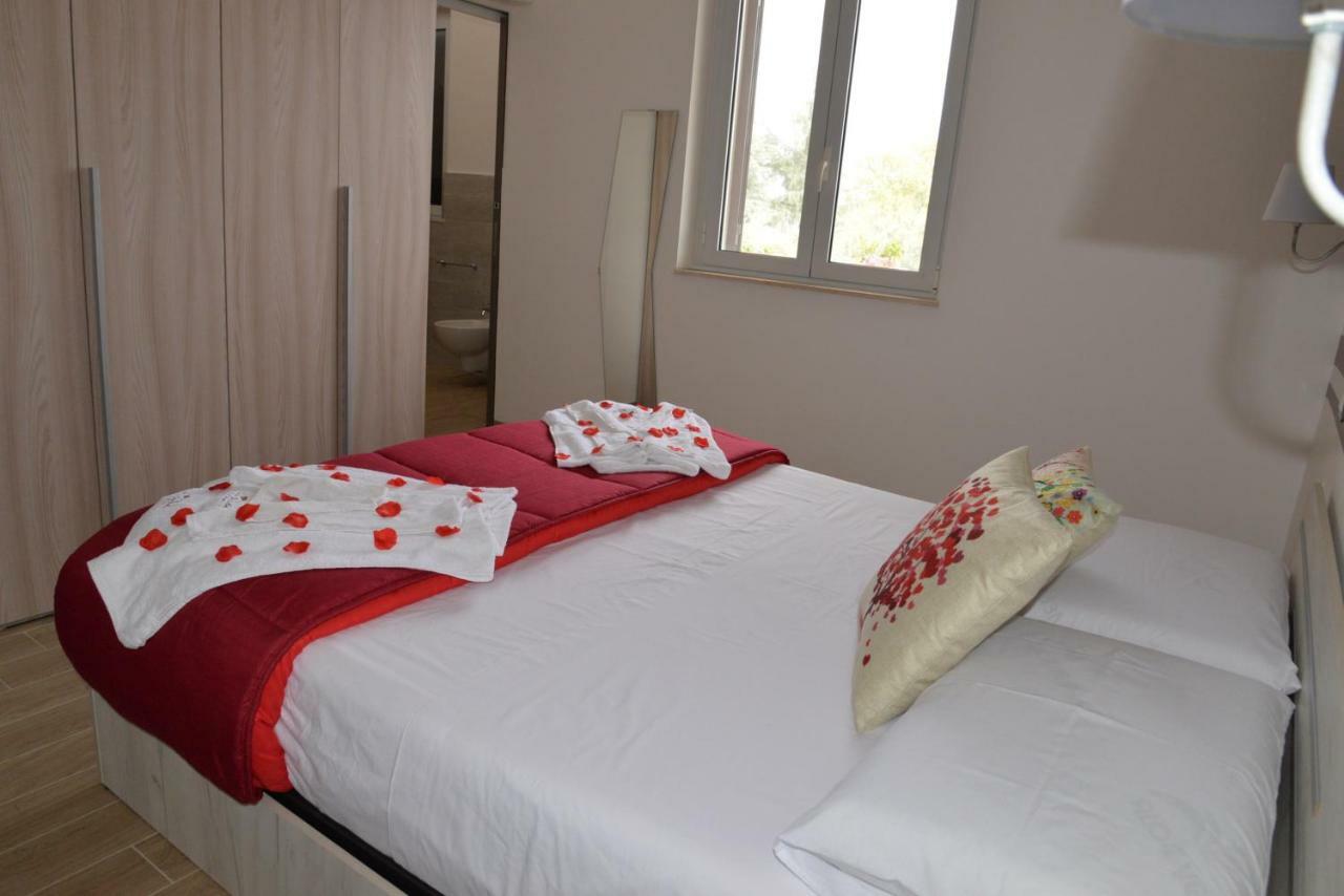 B&B Lara Santola Κοράτο Εξωτερικό φωτογραφία